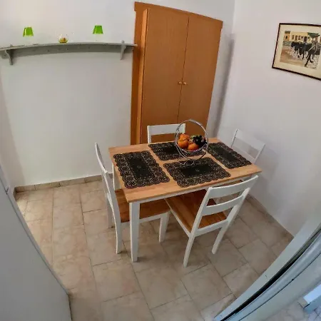 Fos House - Harbour View