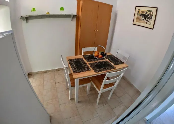 Fos House - Harbour View